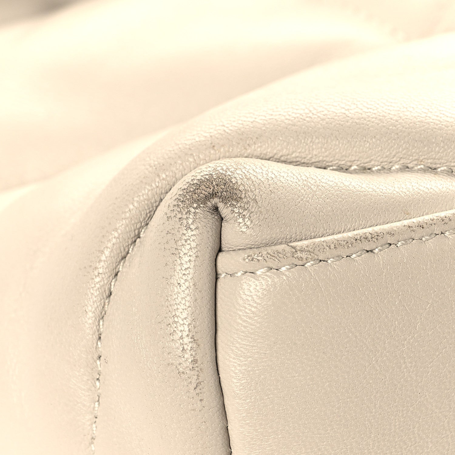 Saint Laurent Lambskin Quilted Small Loulou Puffer Monogram Chain Satchel Blanc Vintage 9 of 14