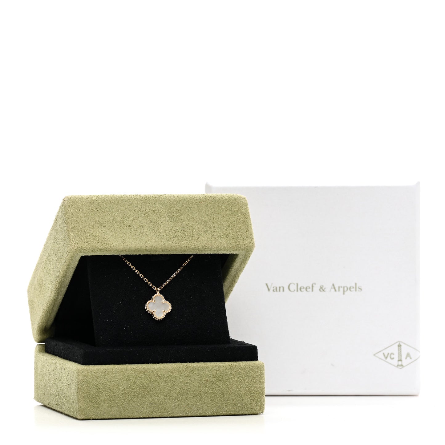 18K Yellow Gold Mother of Pearl Sweet Alhambra Pendant Necklace