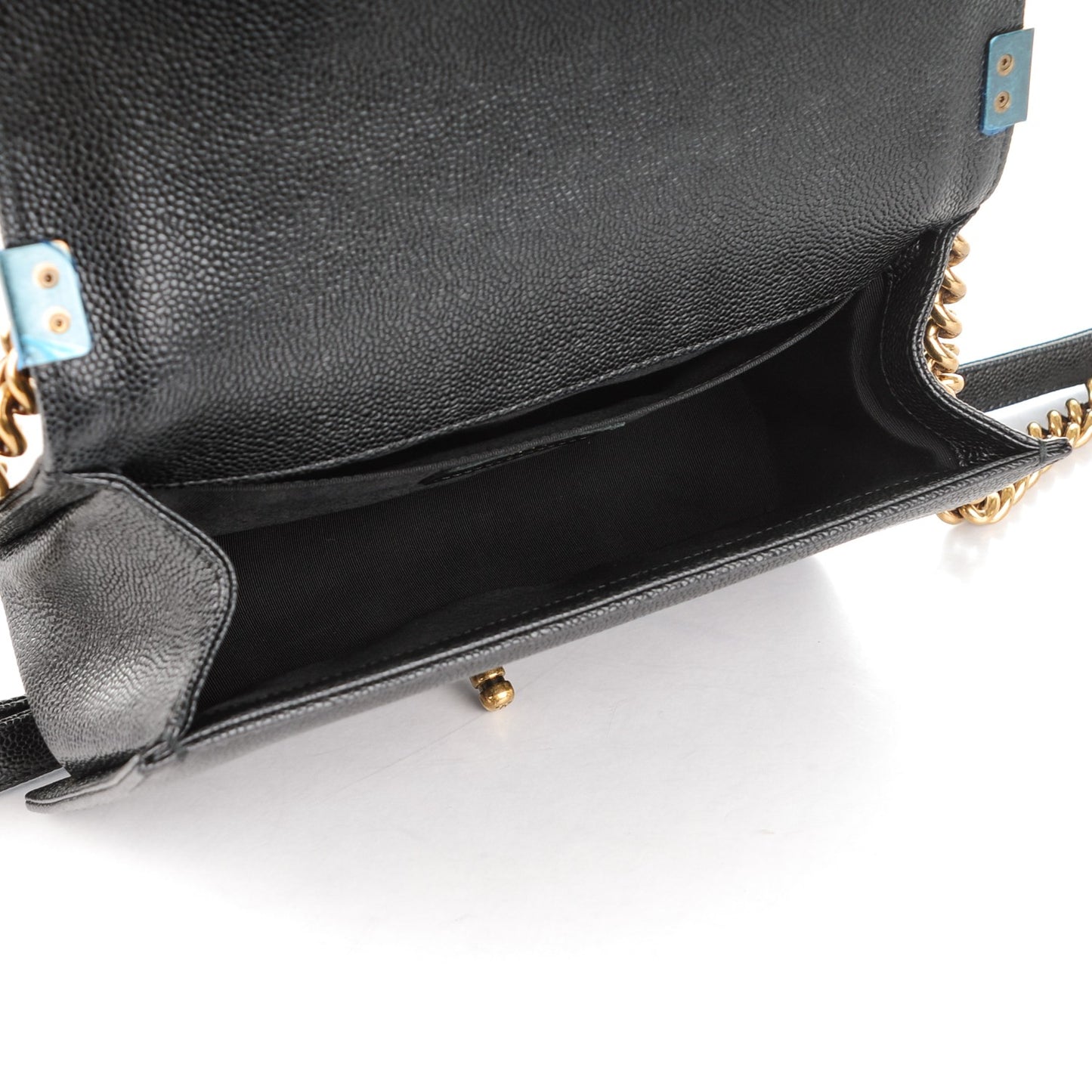 Caviar Quilted Medium Boy Flap Black