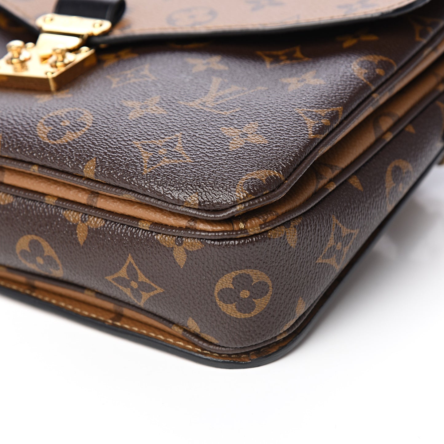 Reverse Monogram Pochette Metis