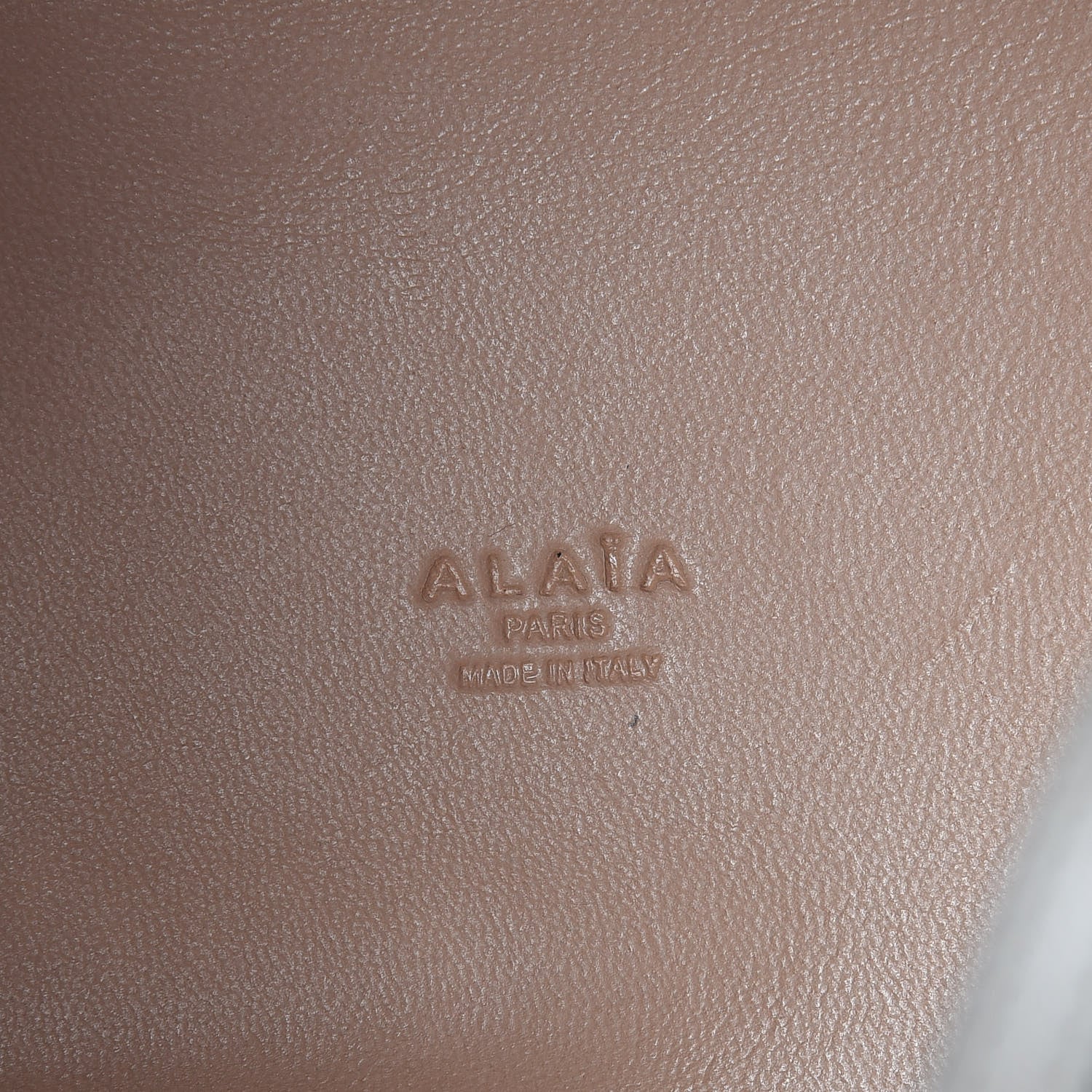 Alaia Lux Calfskin Vienne Wave Mina 25 Bag Perle 8 of 9