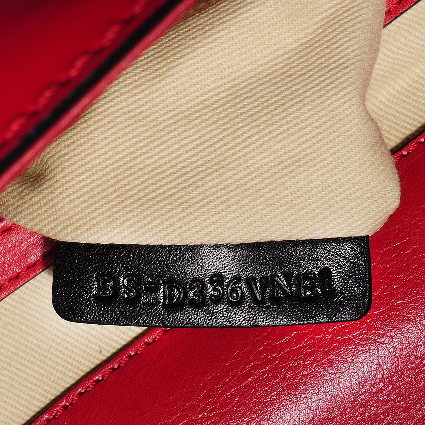 Patent Large Glam Lock Rockstud Flap Red
