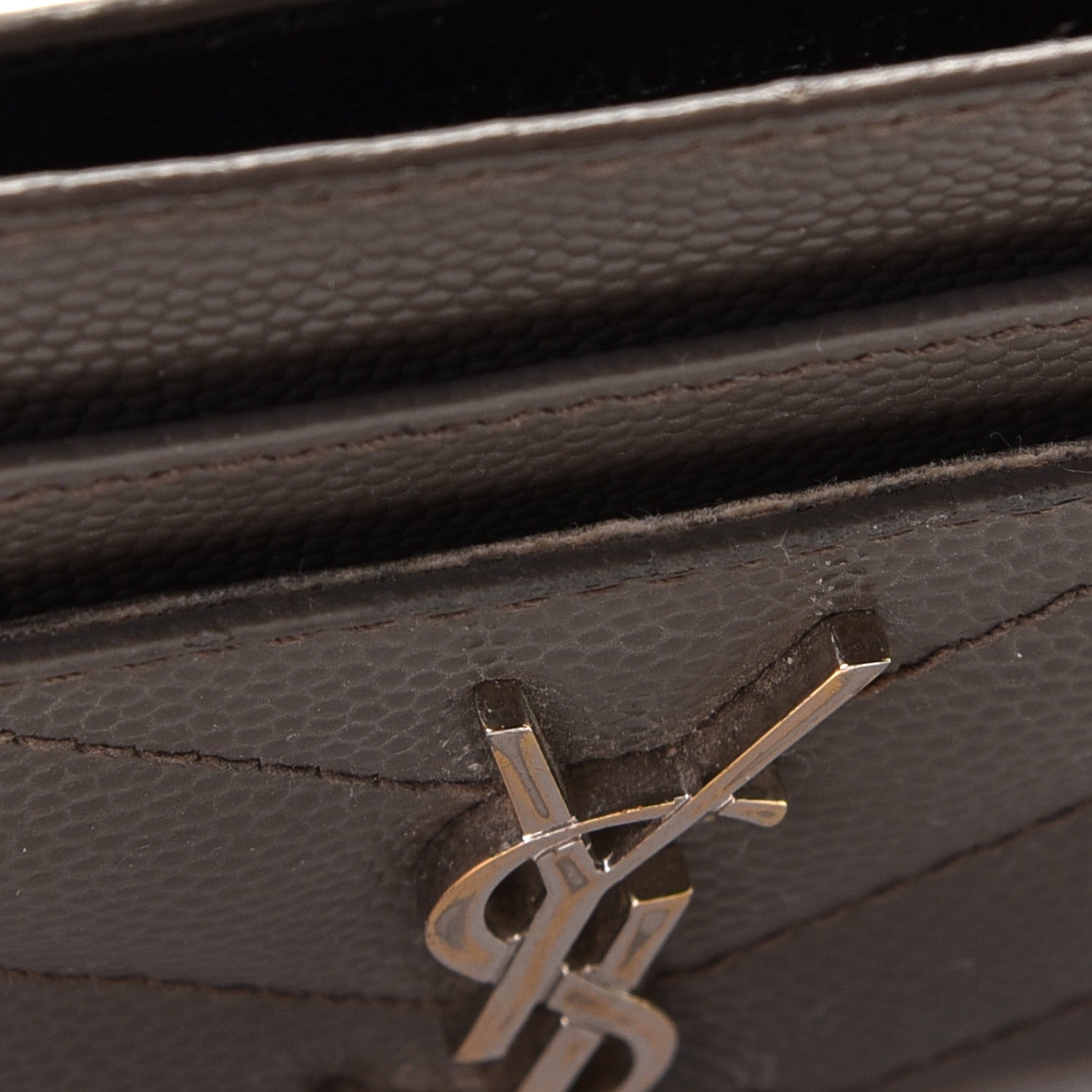 Saint Laurent Grain De Poudre Matelasse Chevron Monogram Credit Card Case Coal 7 of 8