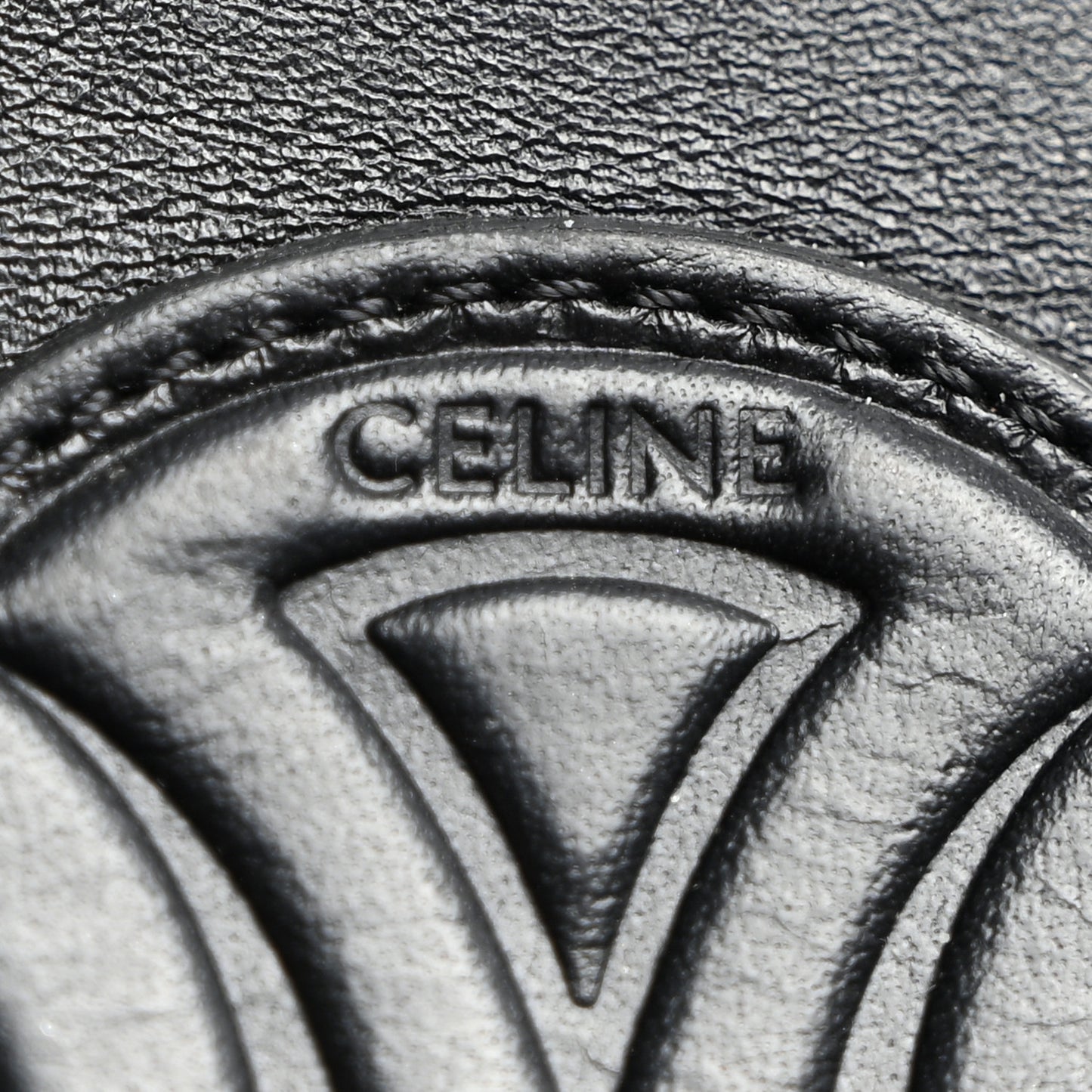 Smooth Calfskin Cuir Triomphe Coin and Card Pouch With Hook Black