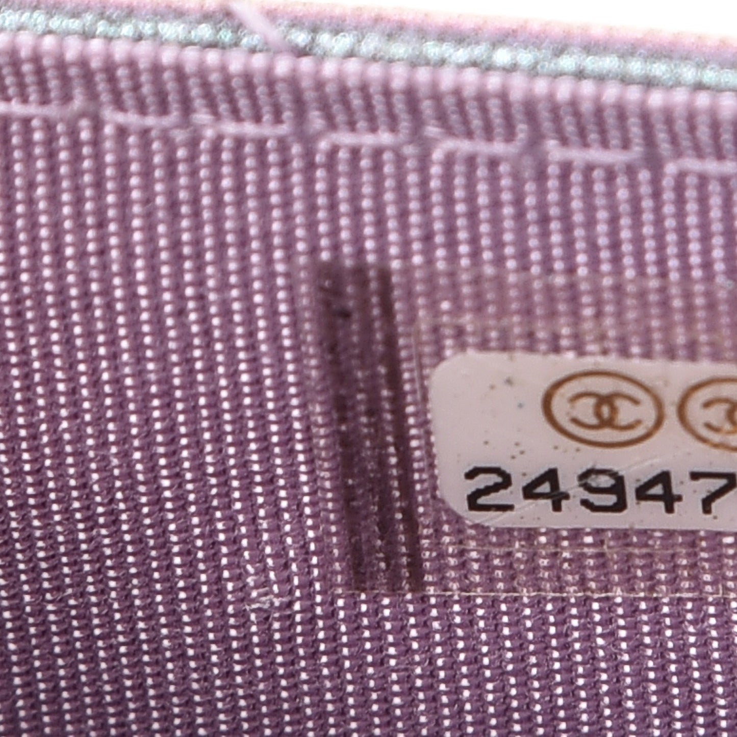 Iridescent Lambskin Chevron Quilted Reissue Card Holder Light Purple