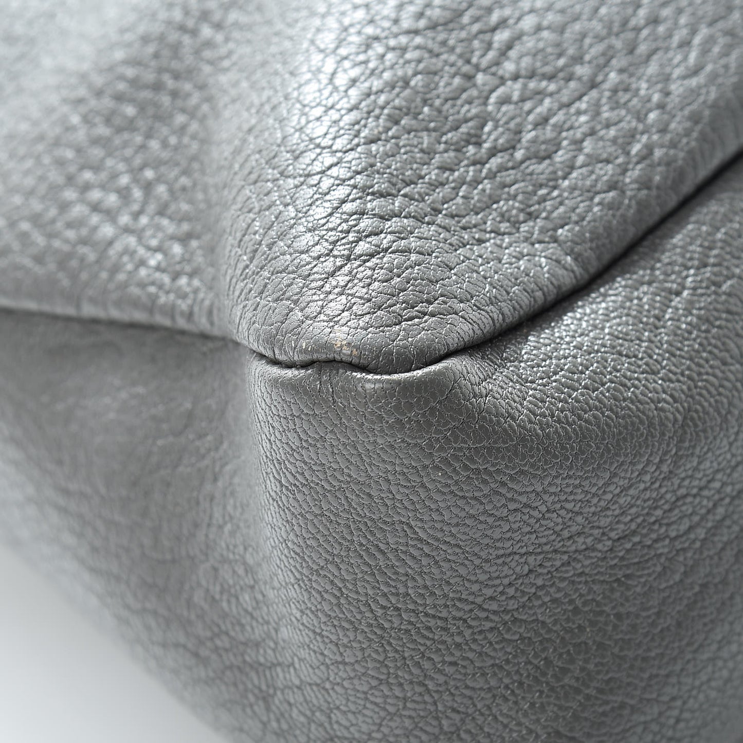 Chevre Silver Metallic Edge Hardware Town Gris Acier