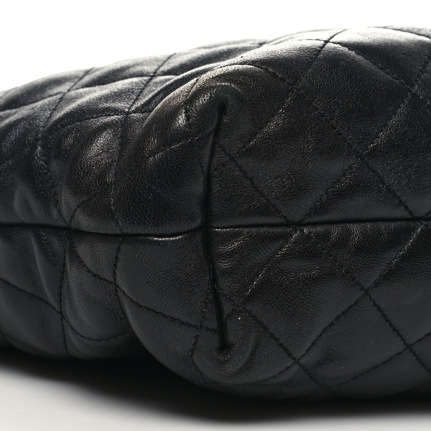 Saint Laurent Lambskin Quilted Maxi Icare Shopping Tote Black 11 of 13