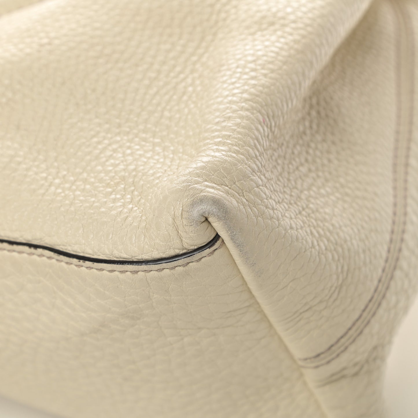 Pebbled Calfskin Medium Soho Chain Shoulder Bag Off White