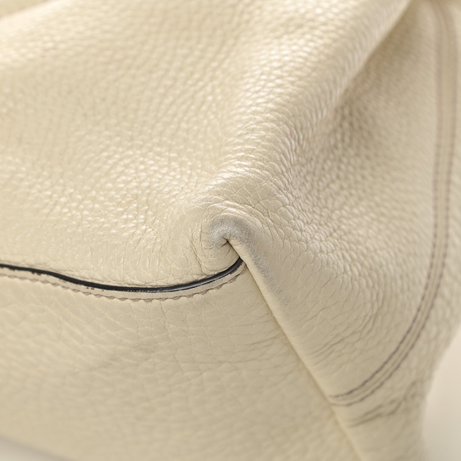 Gucci Pebbled Calfskin Medium Soho Chain Shoulder Bag Off White 10 of 19