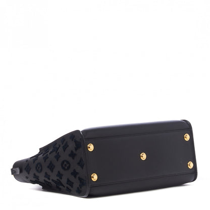 Louis Vuitton Calfskin Monogram Tufting On My Side Black 4 of 8