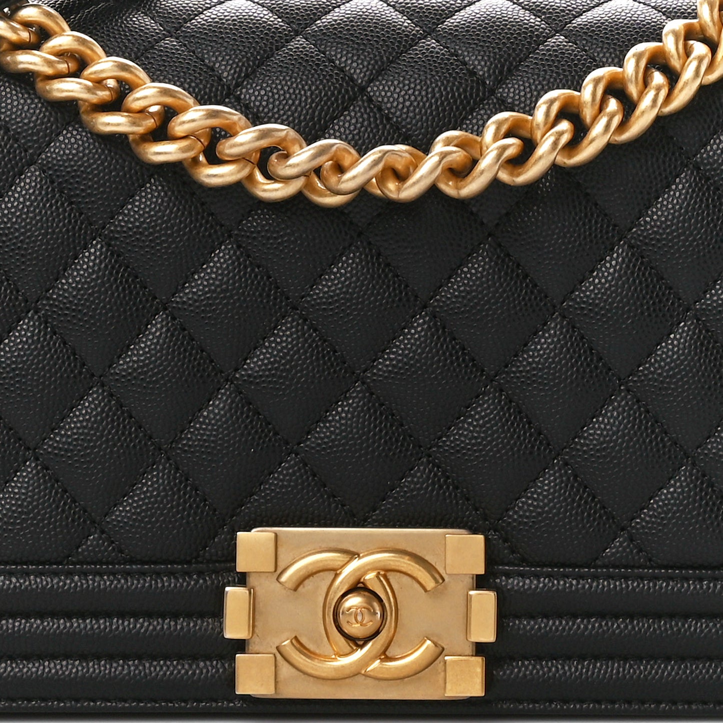 Caviar Quilted Medium Boy Flap Black