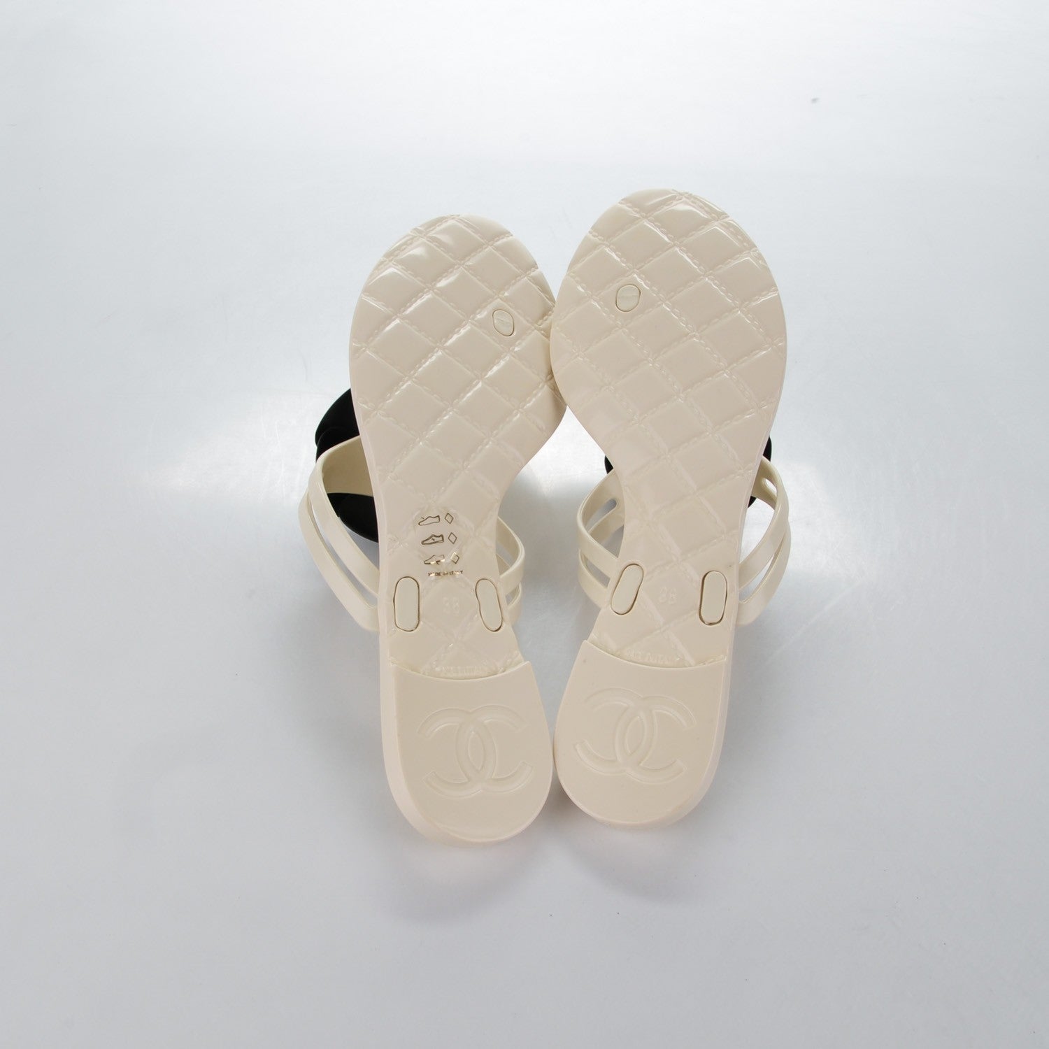Chanel Jelly Camellia Thong Sandals 38 Ivory Black 5 of 8