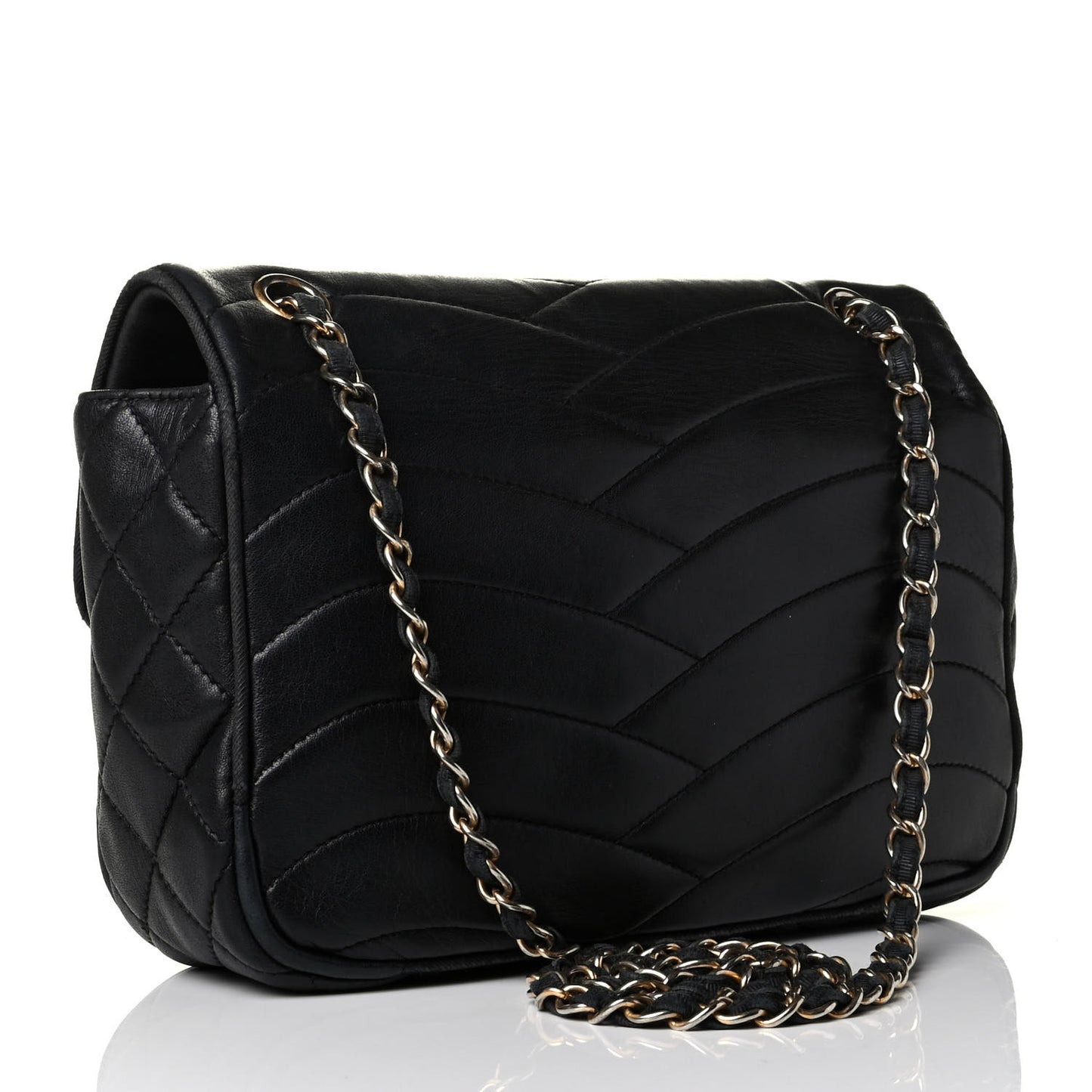Lambskin Scallop Quilted Medium Pagoda Flap Black