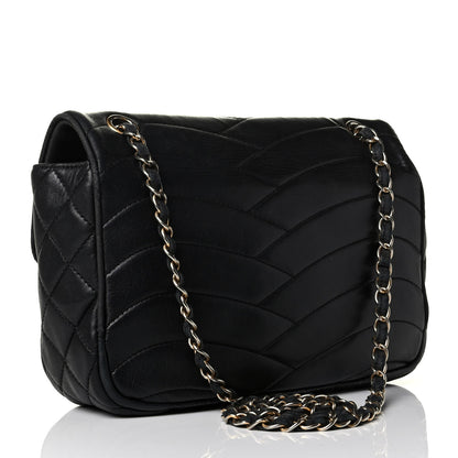 Chanel Lambskin Scallop Quilted Medium Pagoda Flap Black 2 of 9