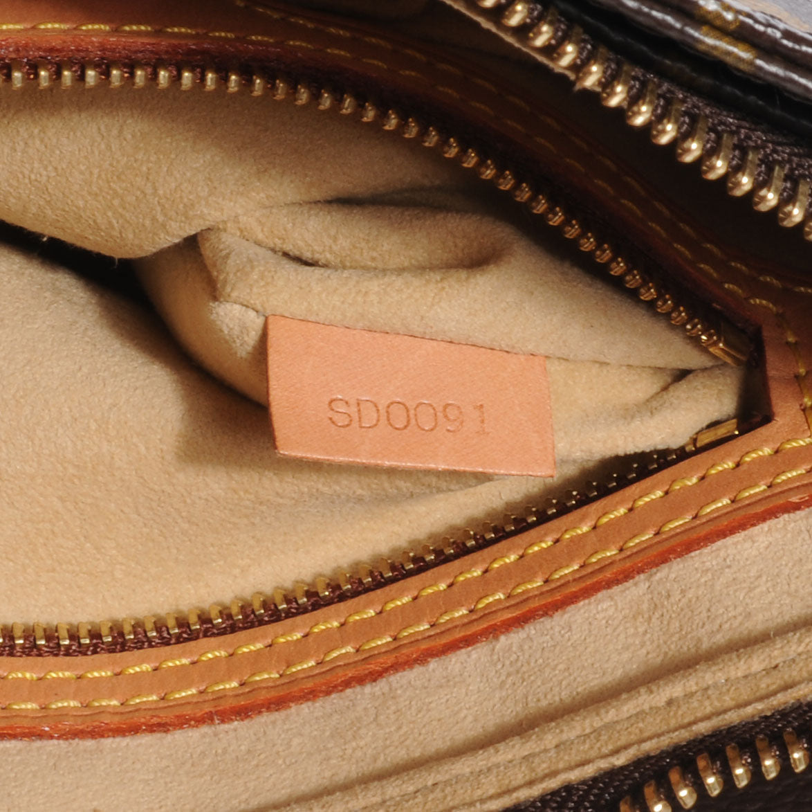 Monogram Looping MM