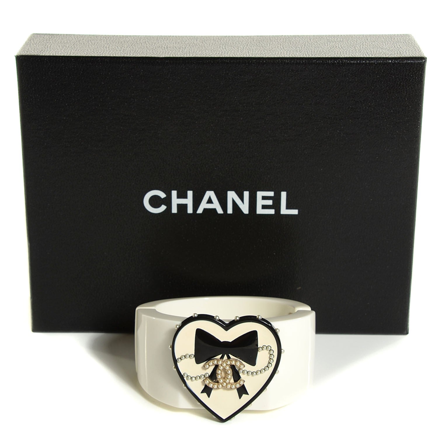 Chanel Resin Heart Pearl CC Bracelet White 4 of 6