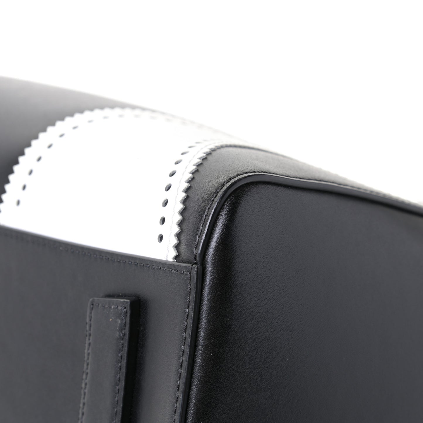 Calfskin Brogue Medium Antigona Black White