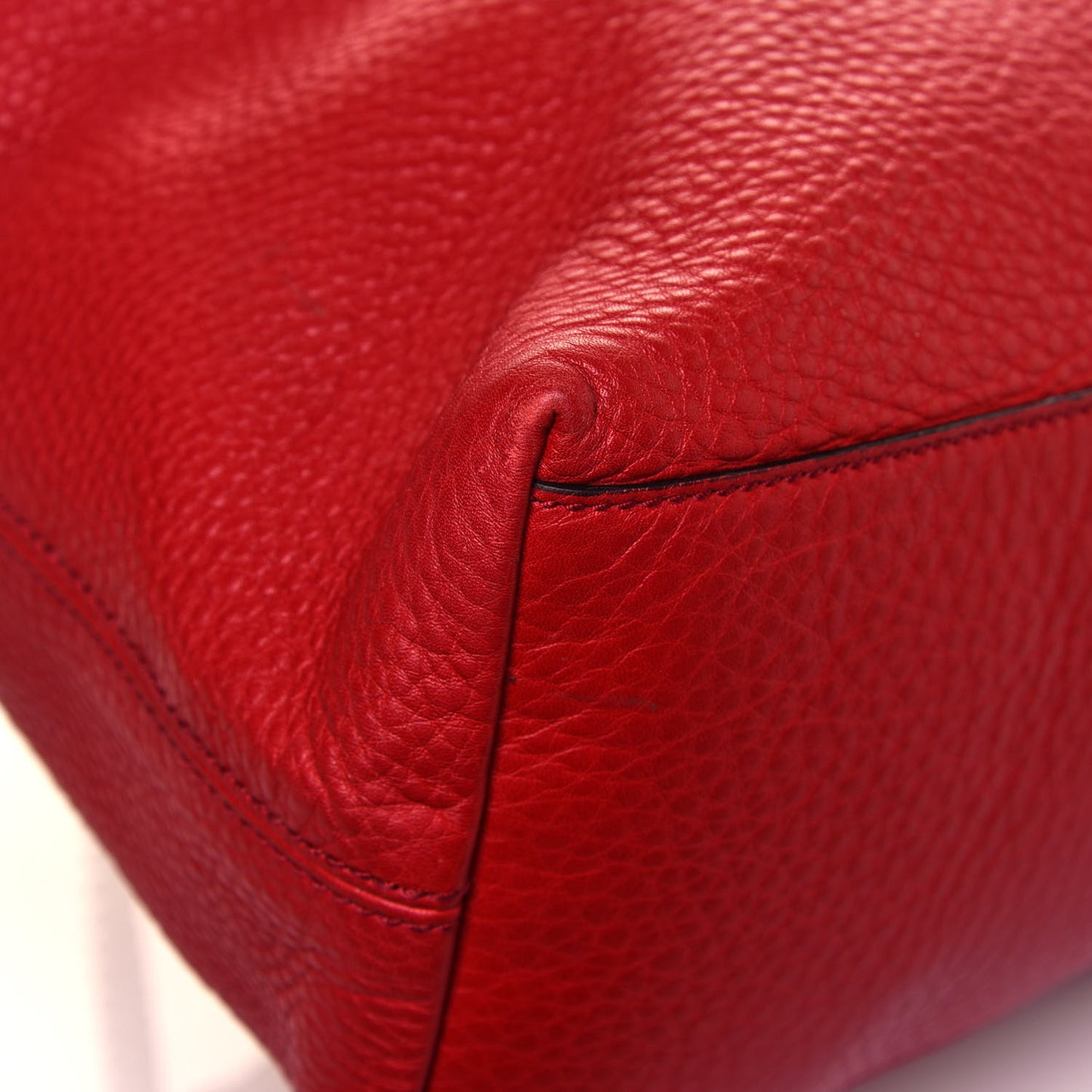 Pebbled Calfskin Medium Soho Chain Shoulder Bag Tabasco Red