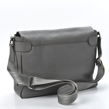 Louis Vuitton Taiga Roman MM Messenger Glacier 2 of 9