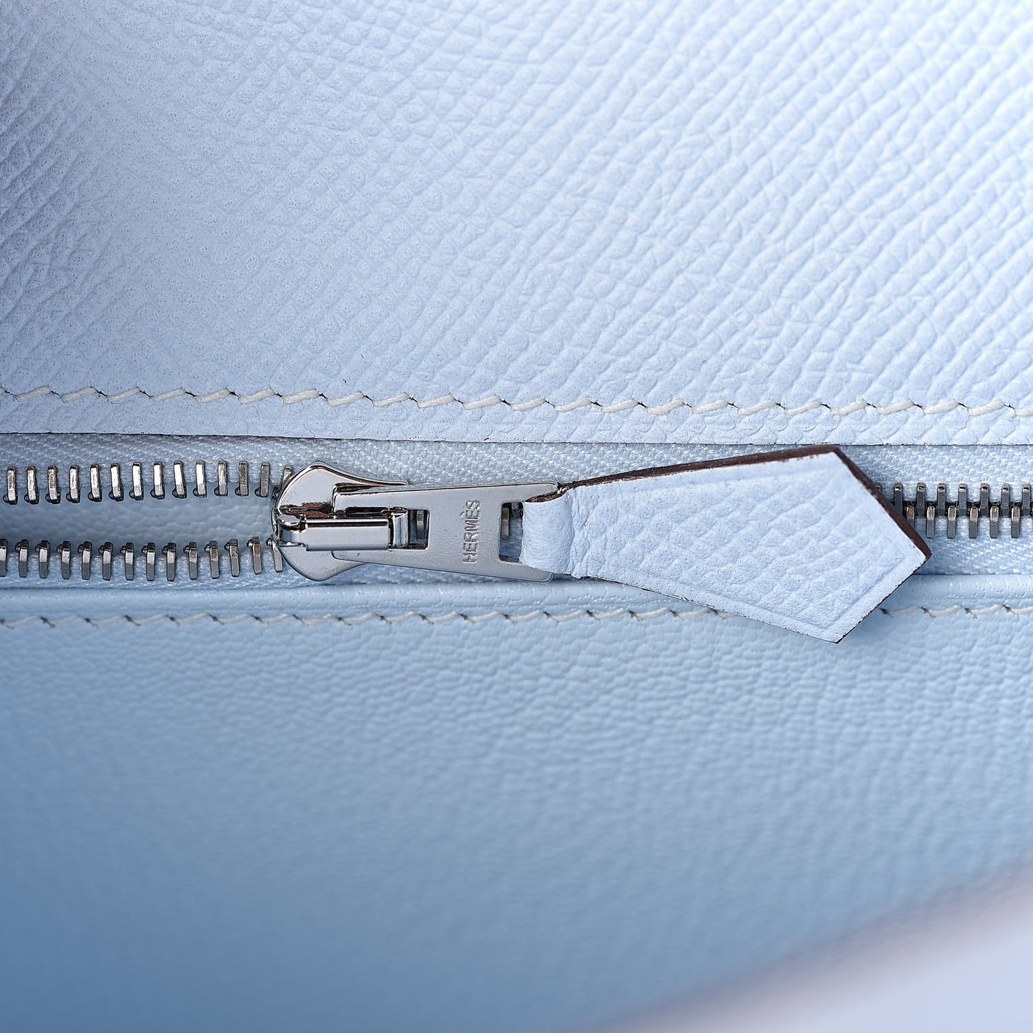 Epsom Kelly Sellier 25 Bleu Brume