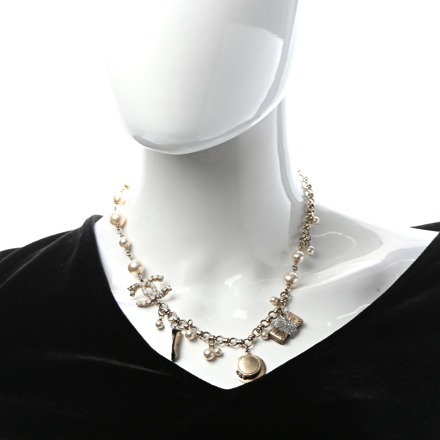 Pearl CC Charm Short Necklace Gold