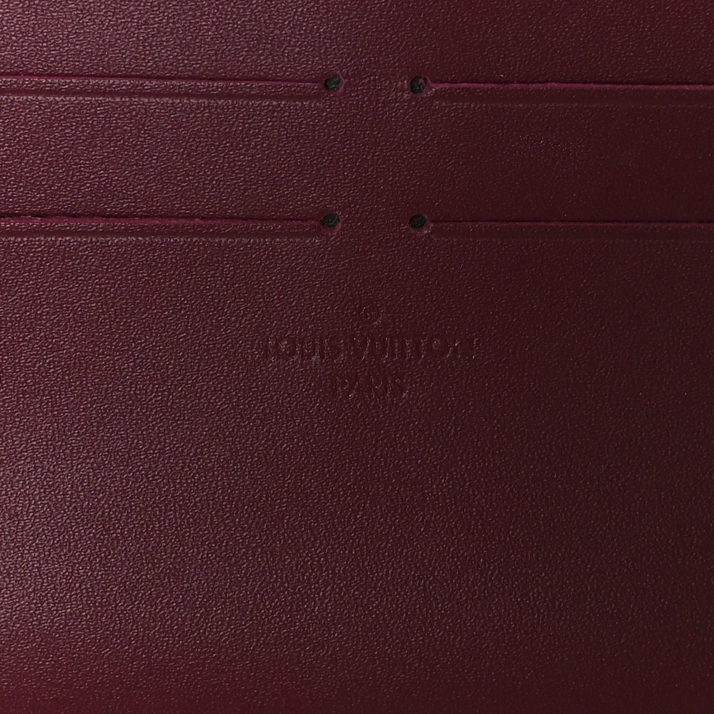 Vernis Felicie Chain Wallet Magenta
