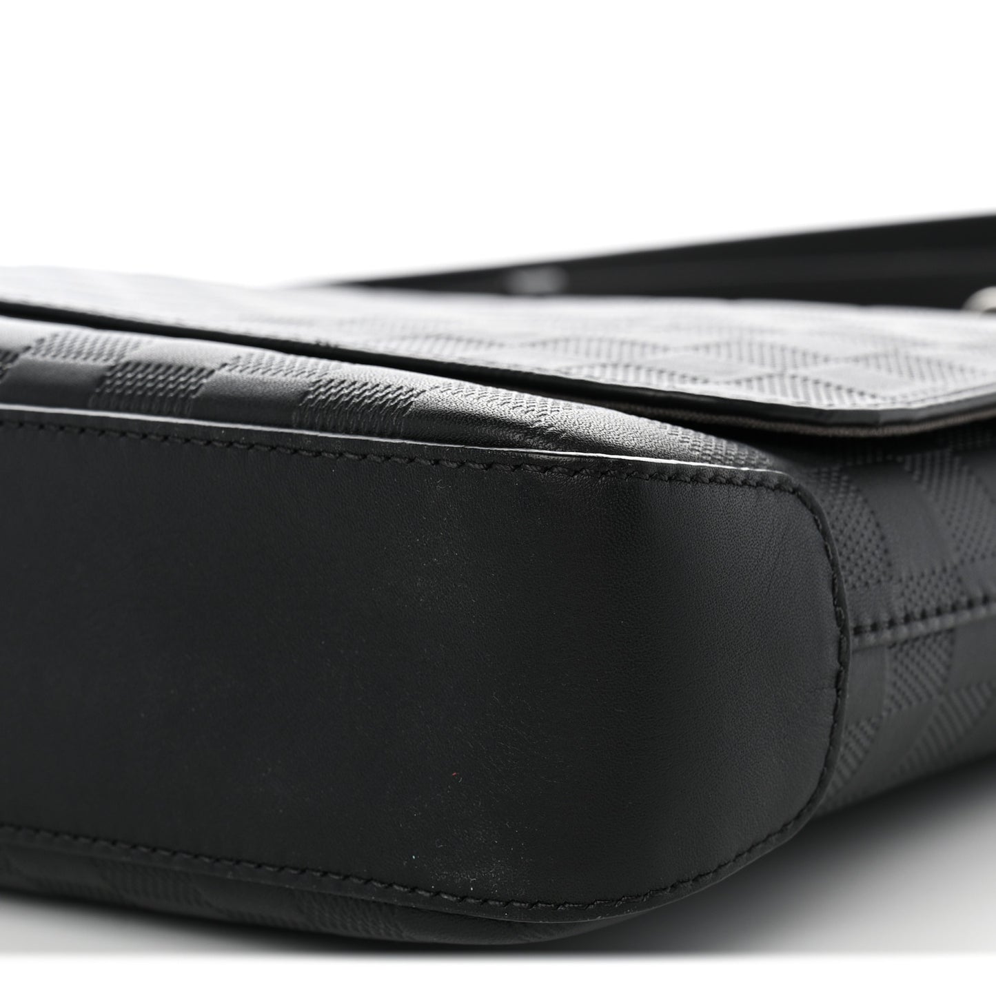 Damier Infini District Messenger Onyx