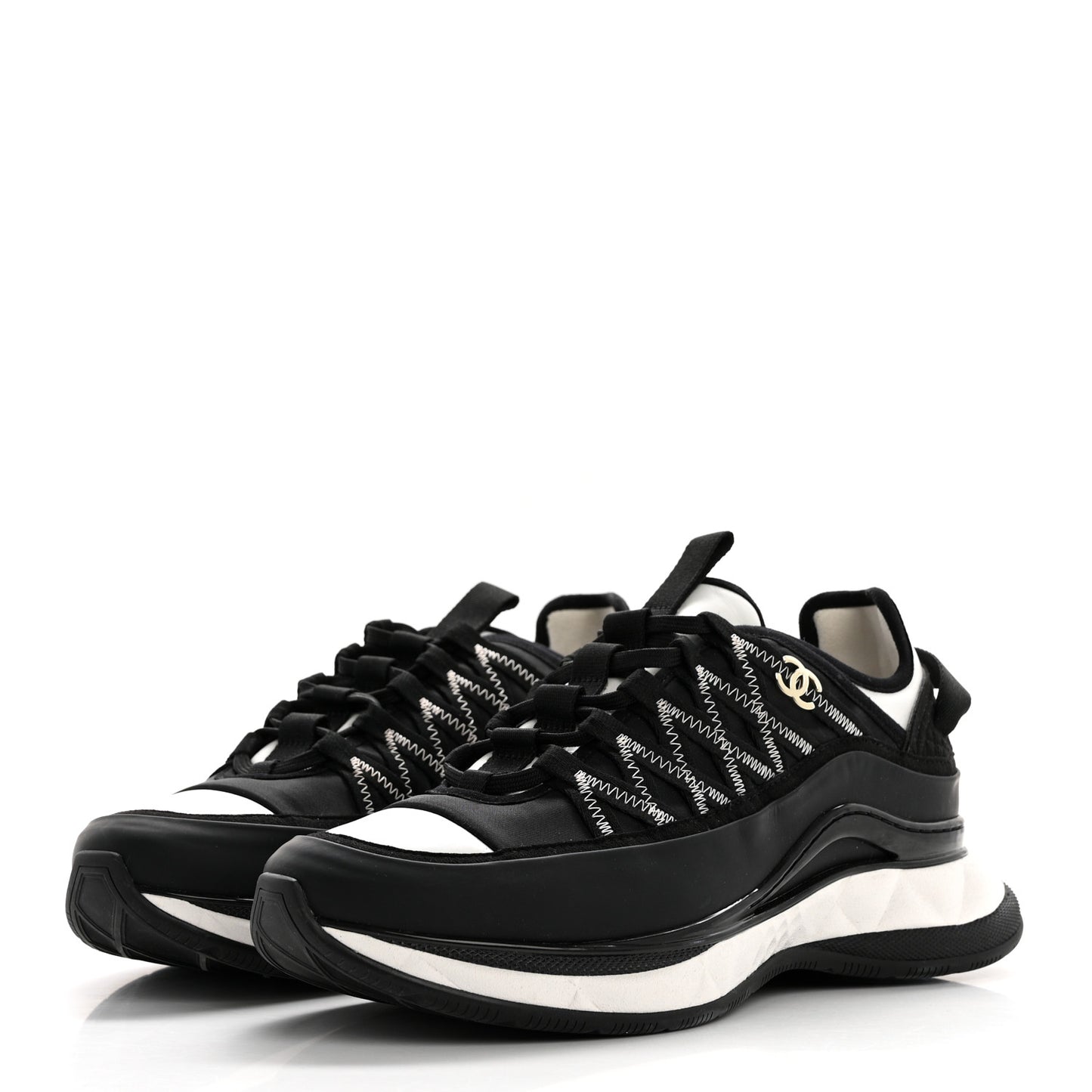 Mixed Fibers Suede Calfskin CC Sneakers 40 White Black