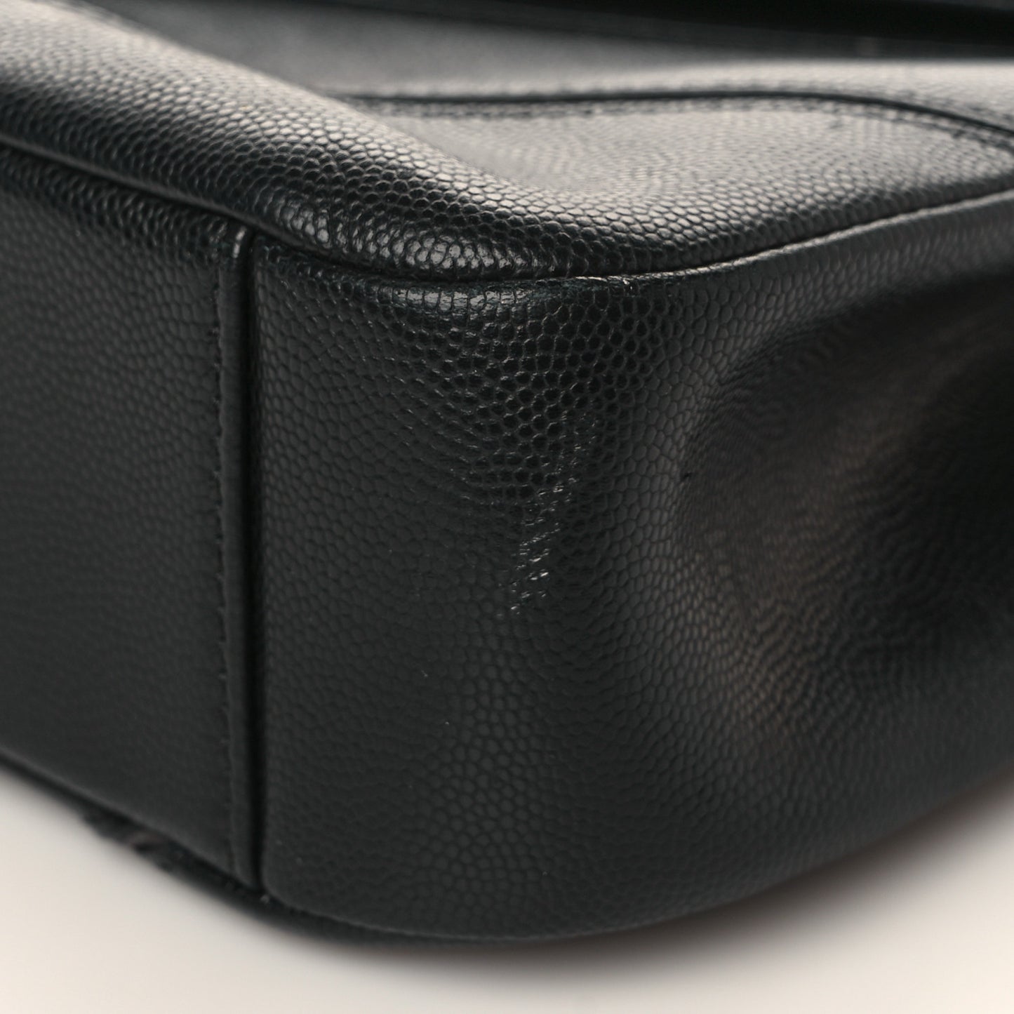 Caviar Macro Chevron Single Flap Black