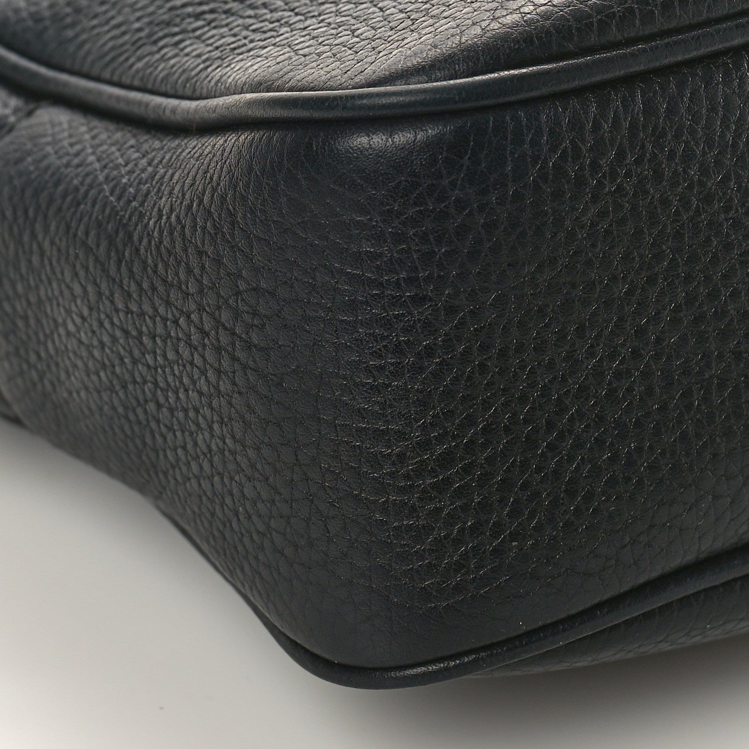 Gucci Pebbled Calfskin Small Soho Disco Bag Black 9 of 14