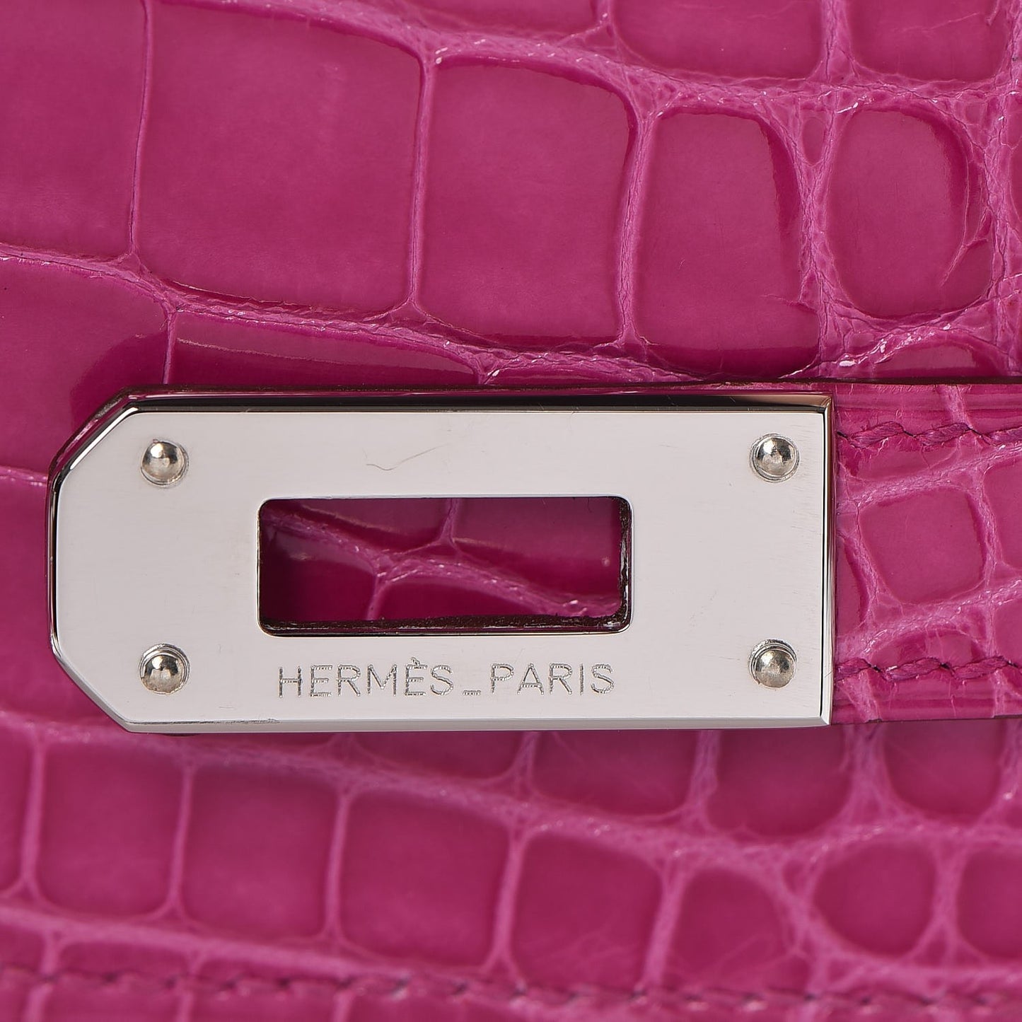 Shiny Alligator Kelly Longue Wallet Rose Scheherazade