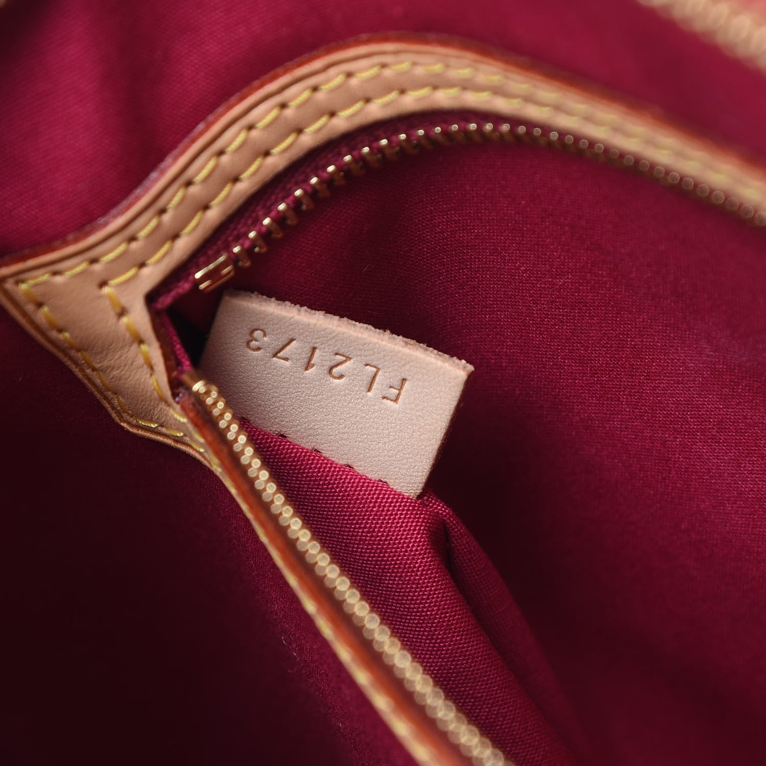Louis Vuitton Vernis Brea MM Rose Indien 7 of 12