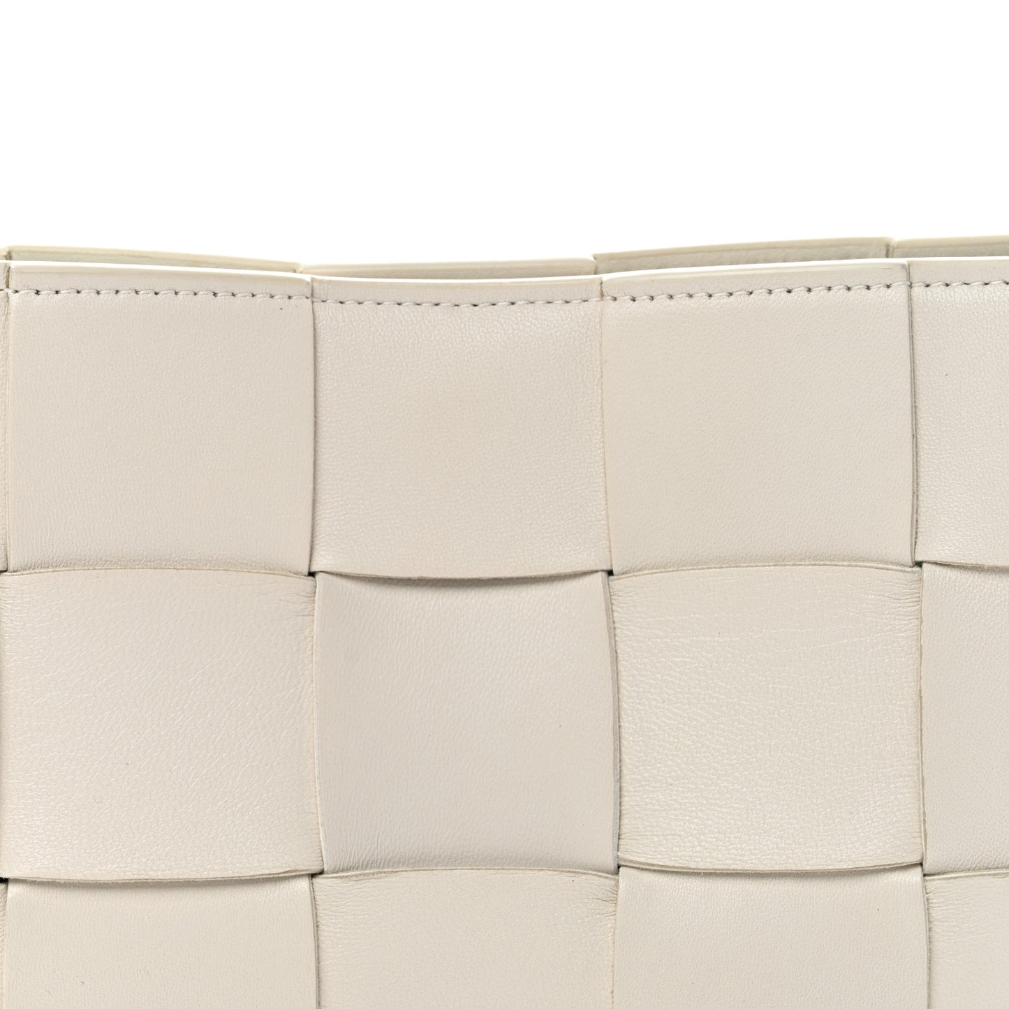 Calfskin Maxi Intrecciato Cassette Pouch On Strap Chalk