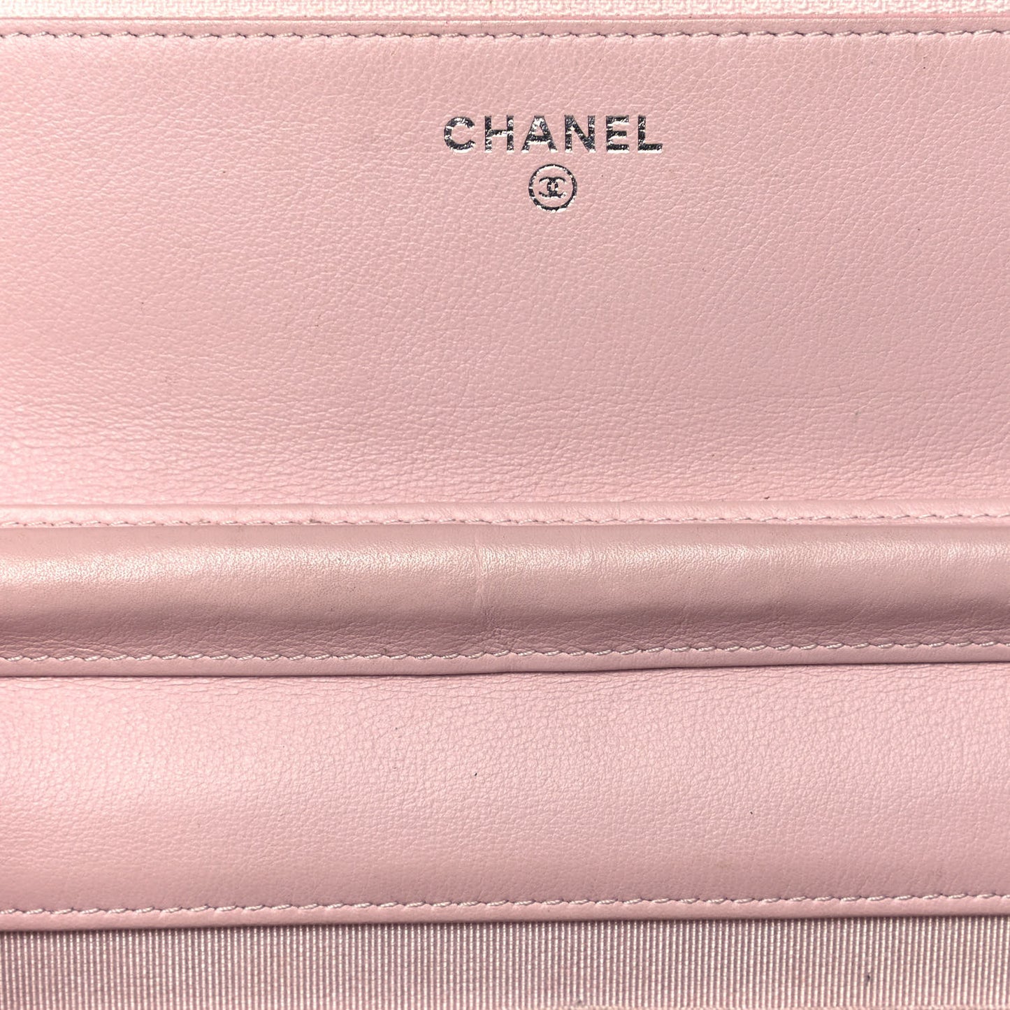 Patent Quilted Wallet On Chain WOC Pink