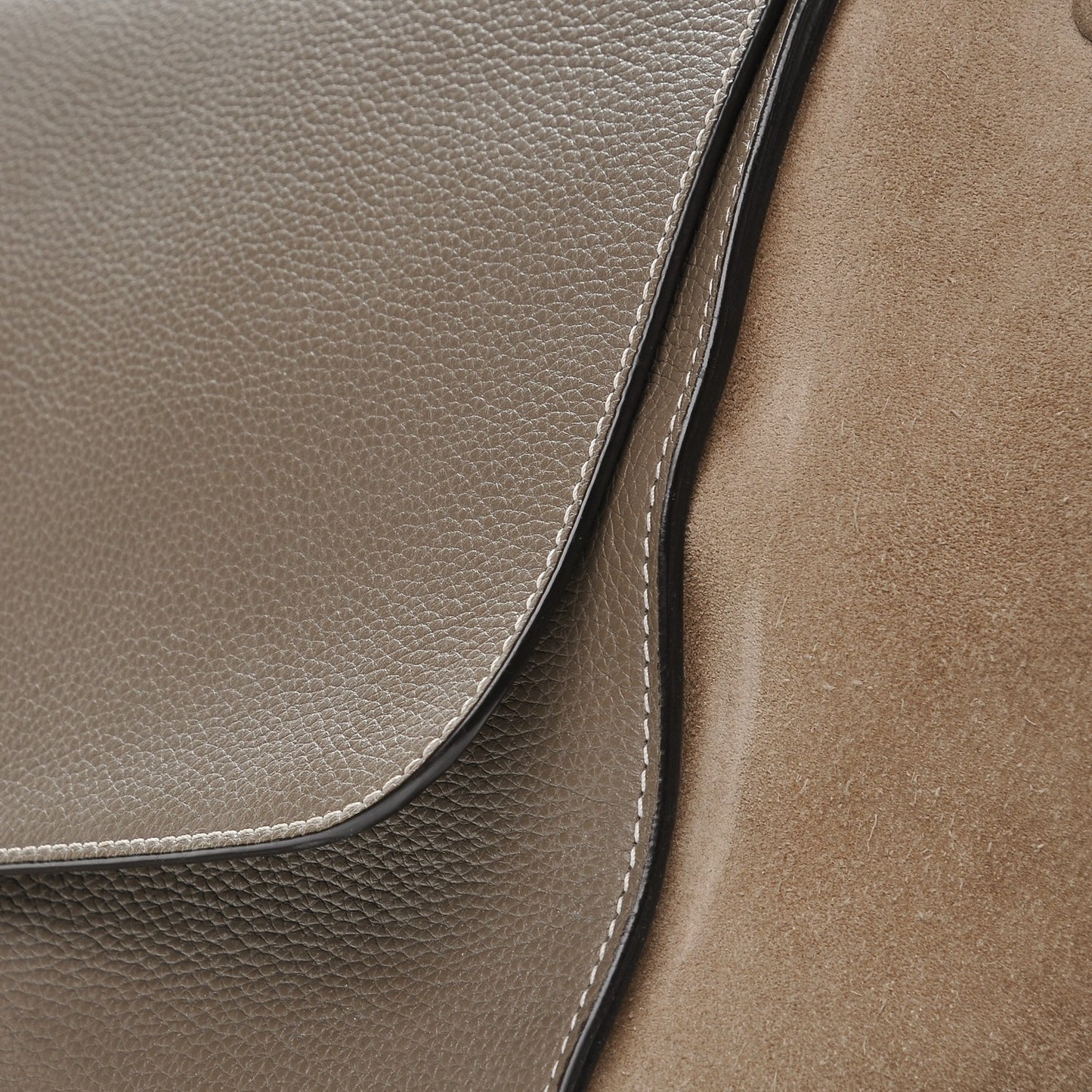 Drummed Calfskin Suede Medium Trapeze Souris