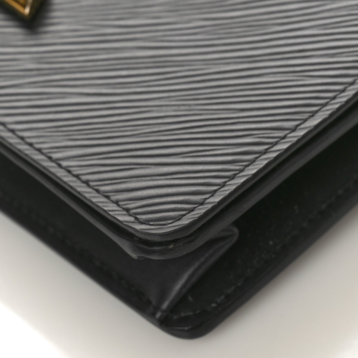 Epi Twist Belt Chain Wallet Black