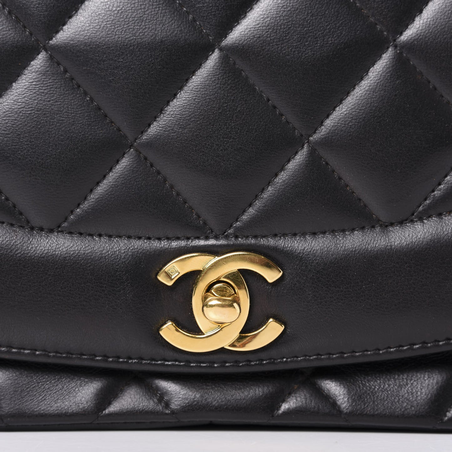Lambskin Quilted Medium Single Flap Black