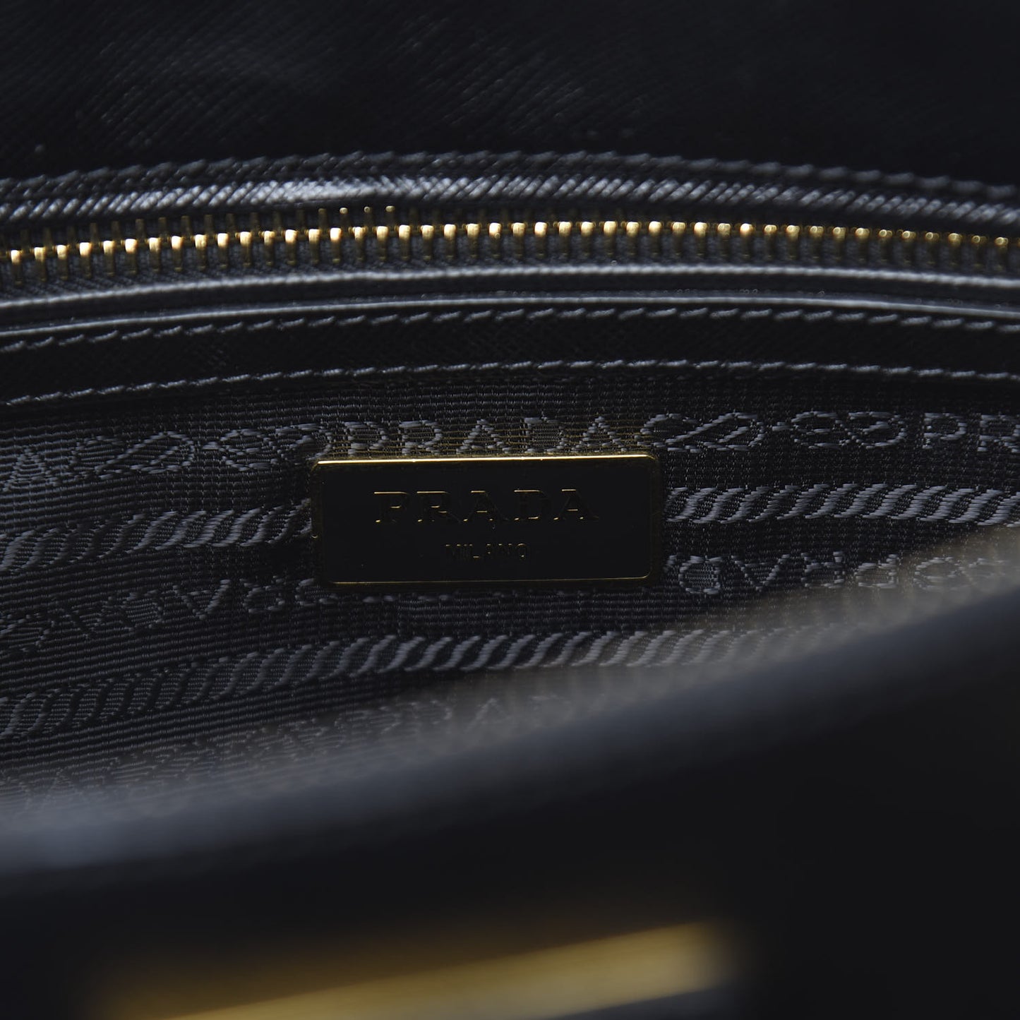 Saffiano Small Galleria Double Zip Tote Black