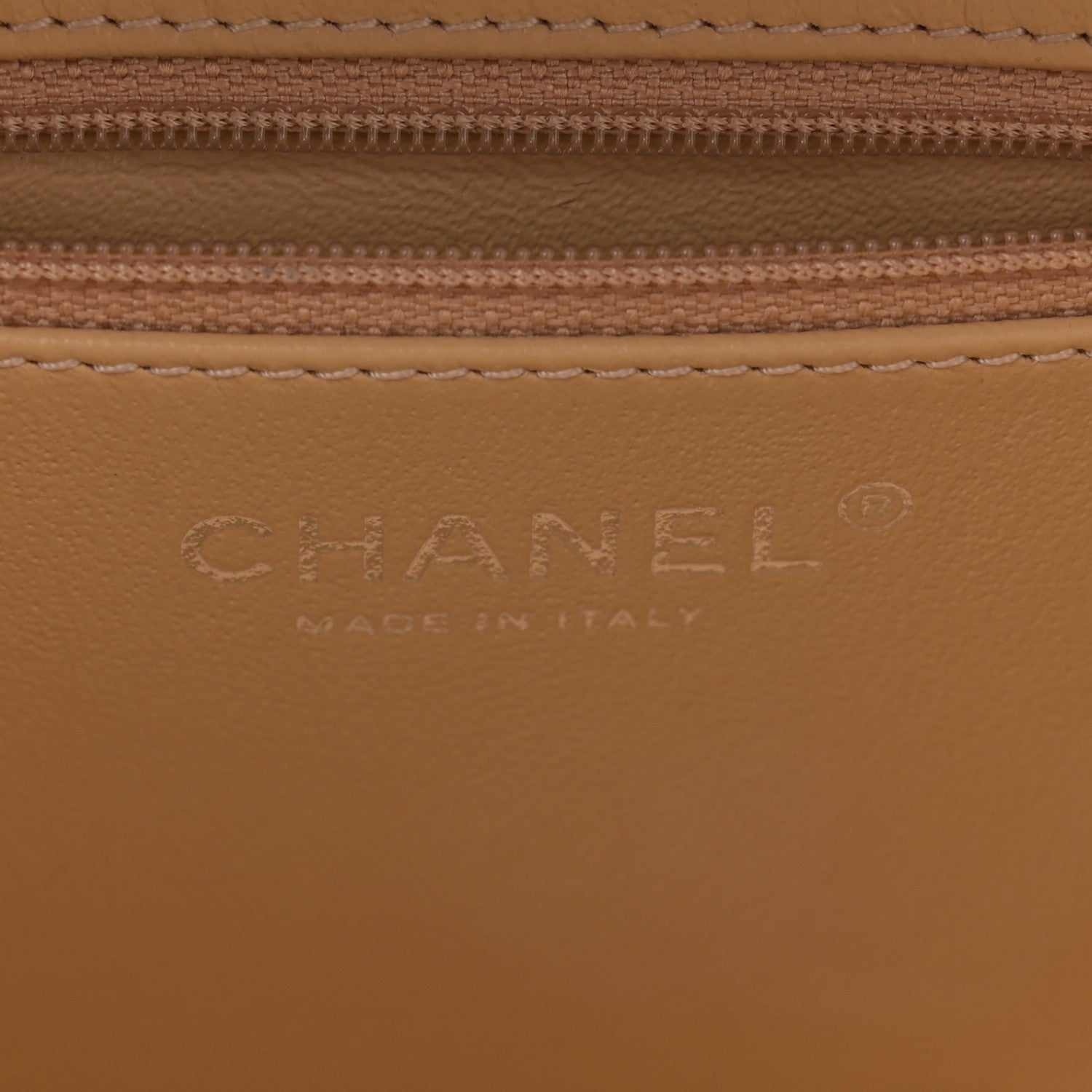 Chanel Raffia Calfskin CC Filigree Vanity Case White 6 of 13