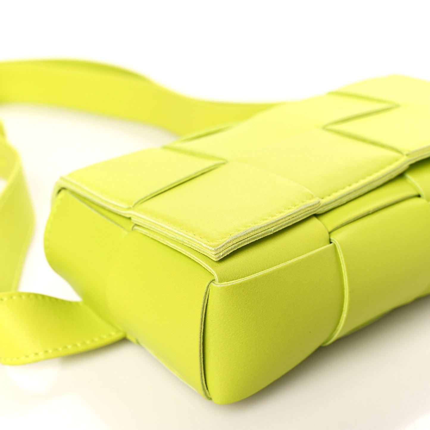 Nappa Maxi Intreccio The Belt Cassette Bag Kiwi
