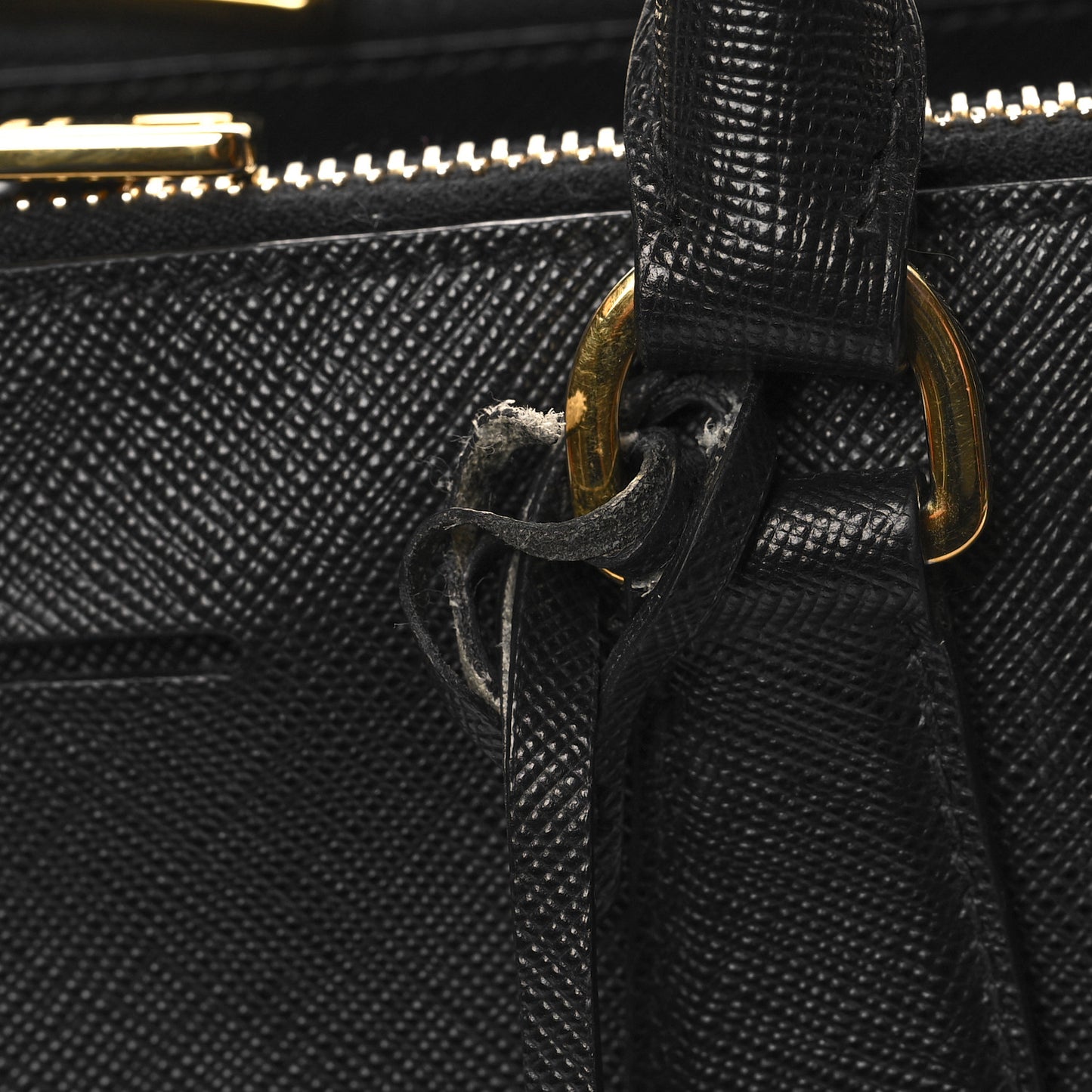 Saffiano Medium Galleria Double Zip Tote Black