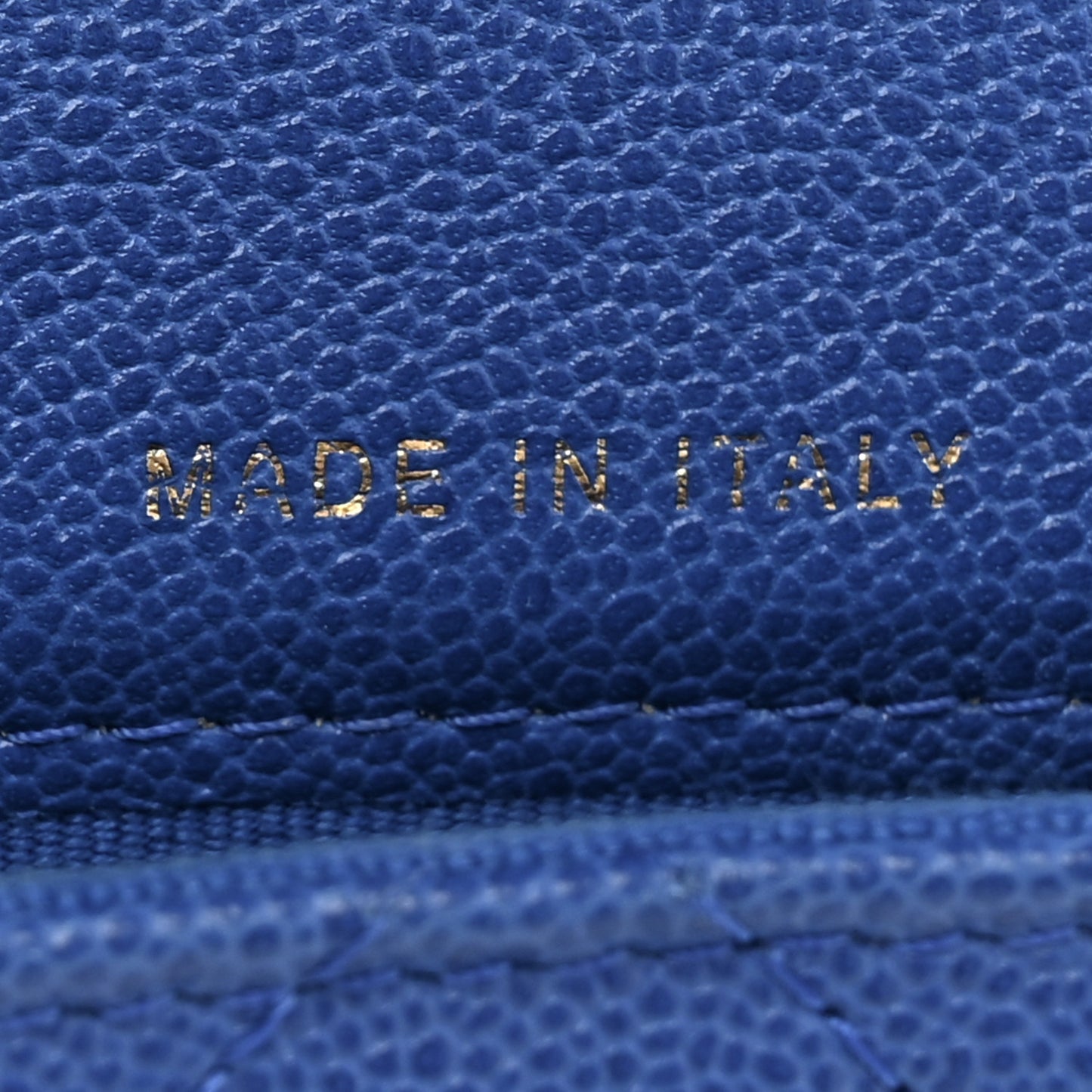 Caviar Quilted CC Airpods Pro and Phone Case With Chain Blue