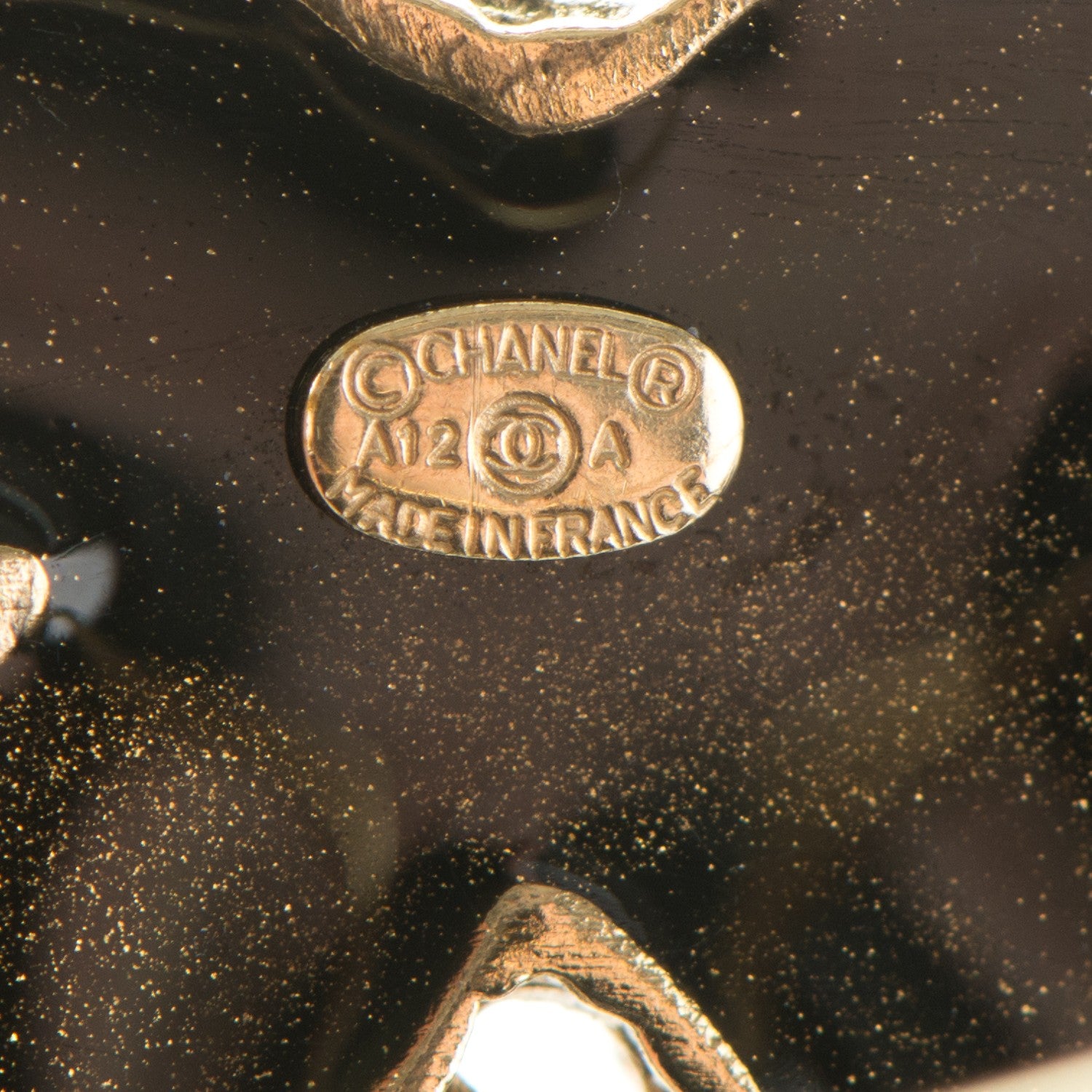 Chanel CC Brooch Gold 4 of 4