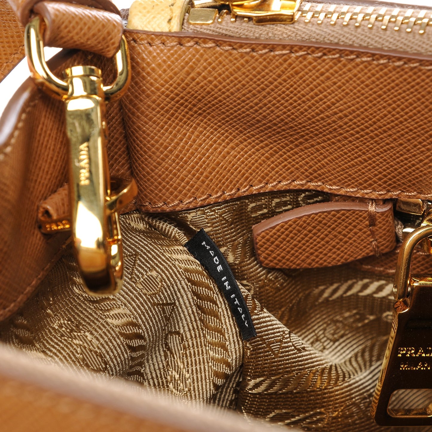 Saffiano Lux Medium Bi-Color Double Zip Tote Caramel Gine