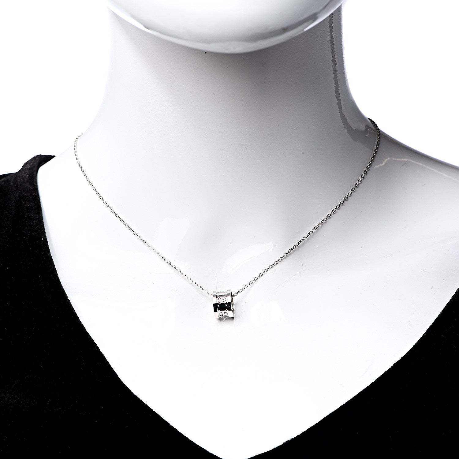 Gucci 18K White Gold Icon Twirl Pendant Necklace 2 of 5