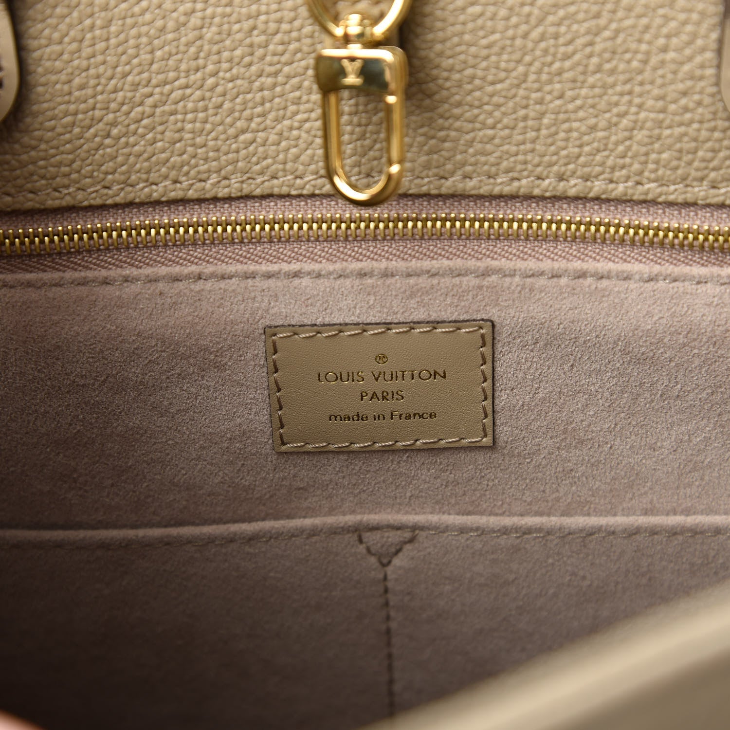 Louis Vuitton Empreinte Monogram Giant Onthego MM Tourterelle 8 of 10