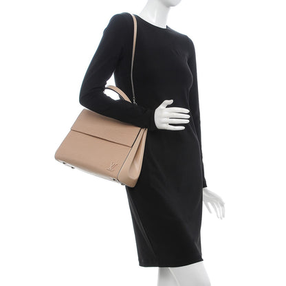 Louis Vuitton Epi Cluny MM Dune 2 of 10