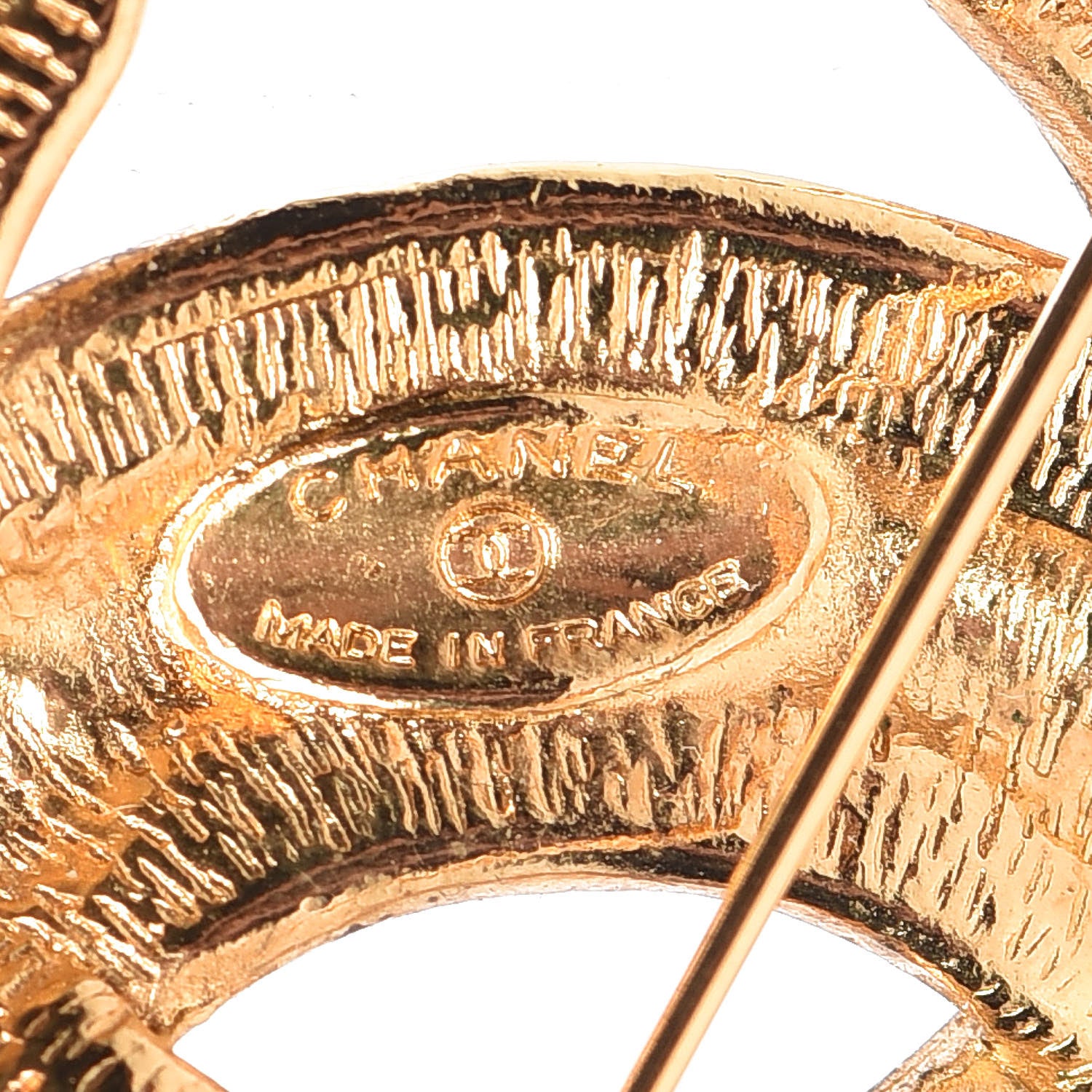 Chanel Metal Quilted Large CC Brooch Gold 4 of 5