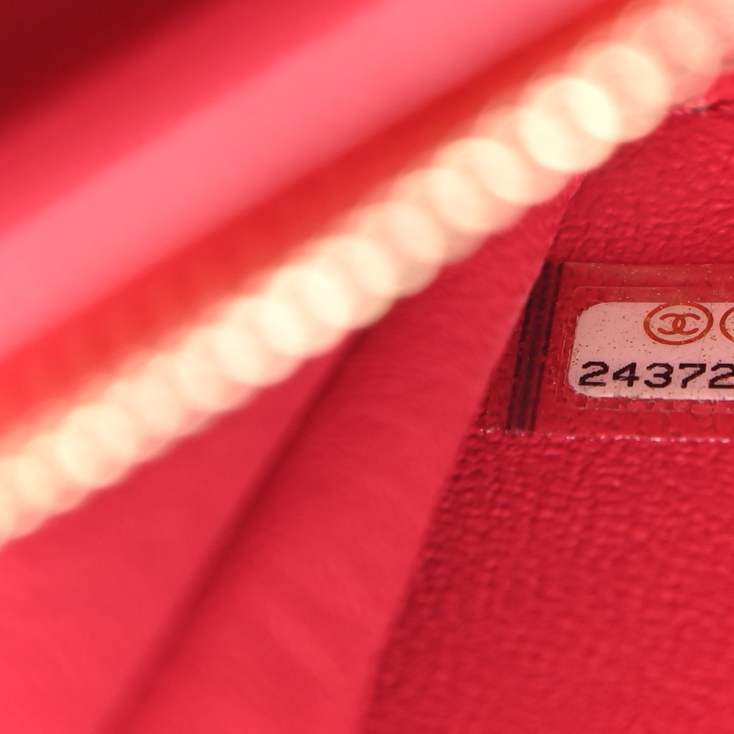 Caviar Quilted Medium Business Affinity Flap Red