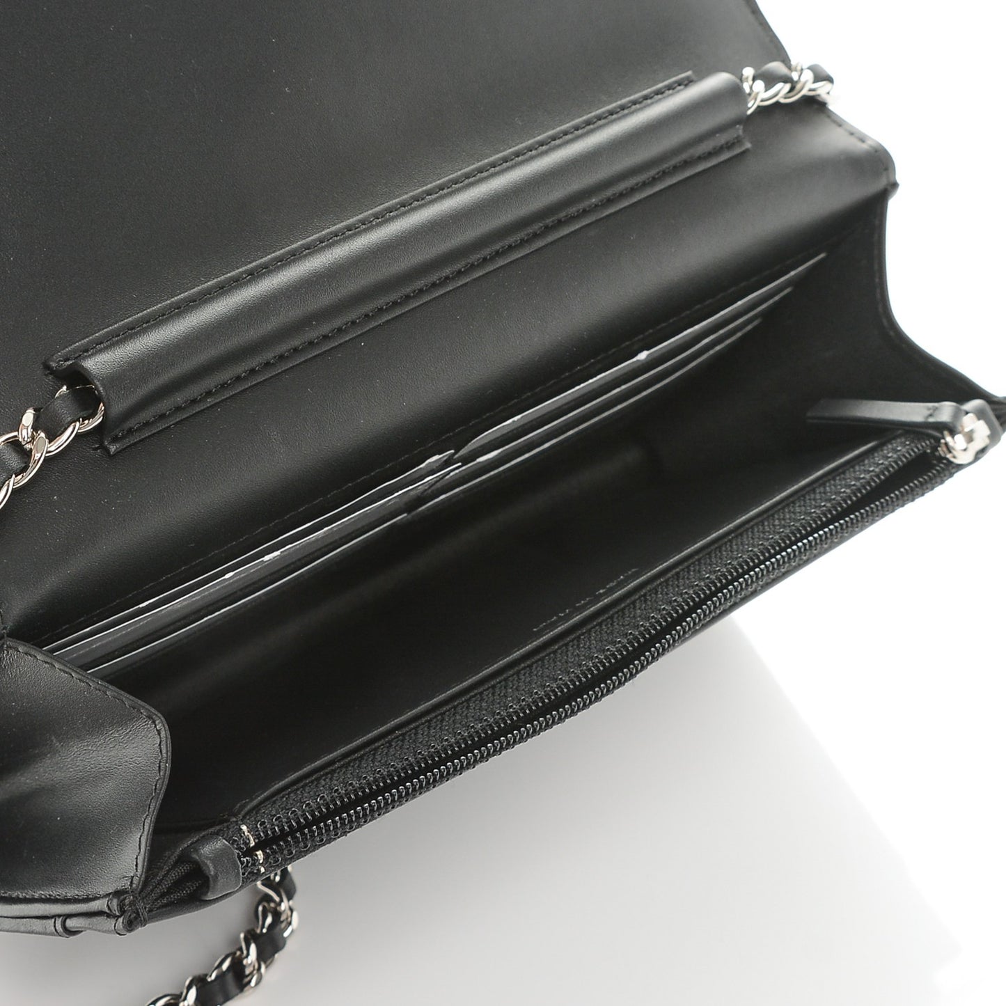 Patent Chevron Quilted CC Wallet On Chain WOC Black